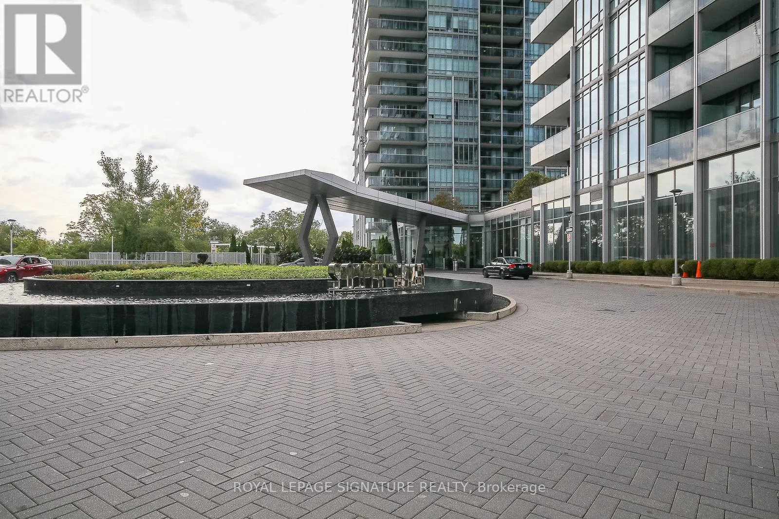2005 - 90 PARK LAWN ROAD