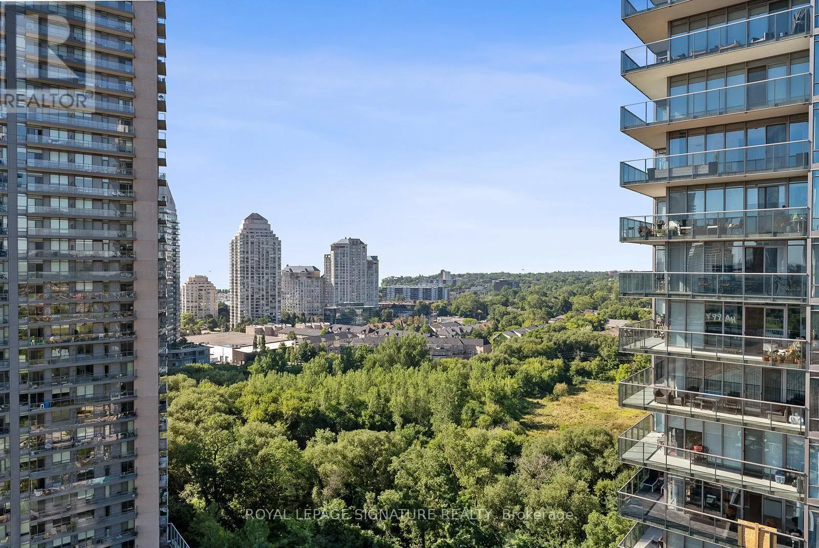 2005 - 90 PARK LAWN ROAD