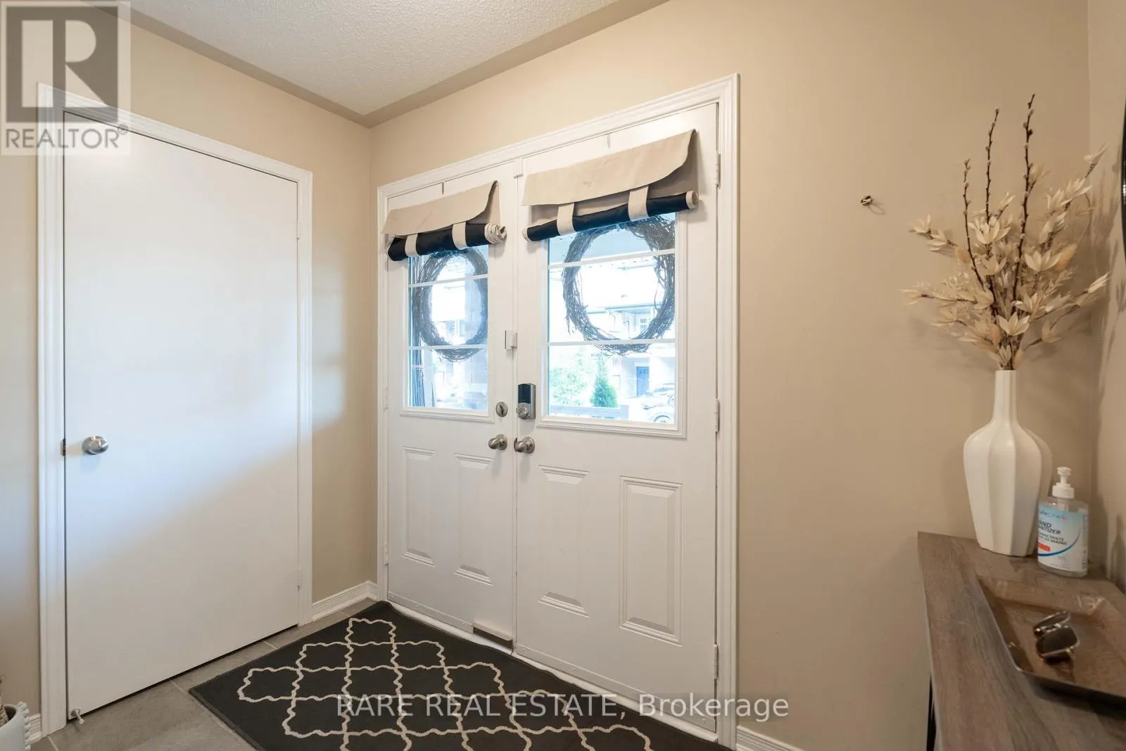 8 LOWES HILL CIRCLE