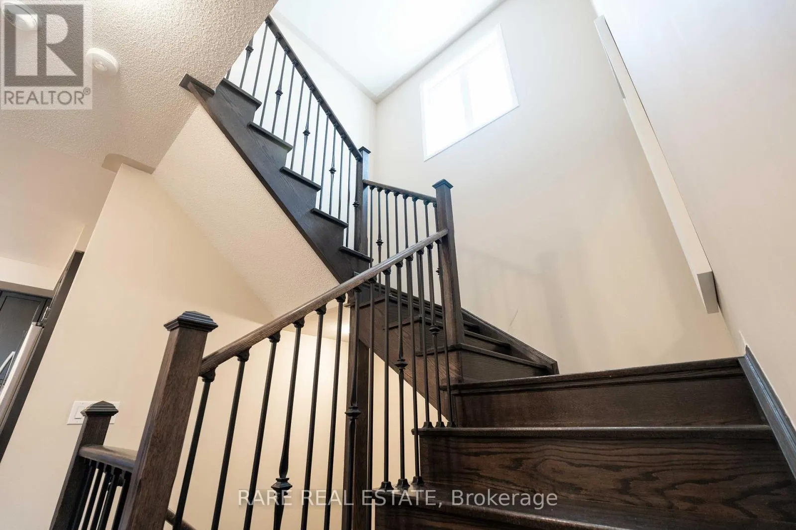 8 LOWES HILL CIRCLE