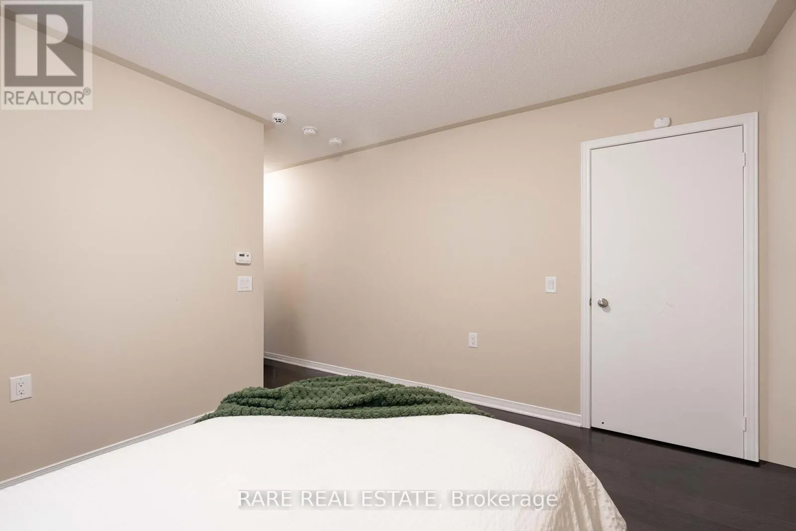 8 LOWES HILL CIRCLE