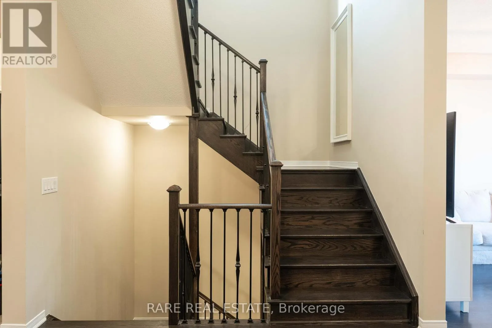 8 LOWES HILL CIRCLE