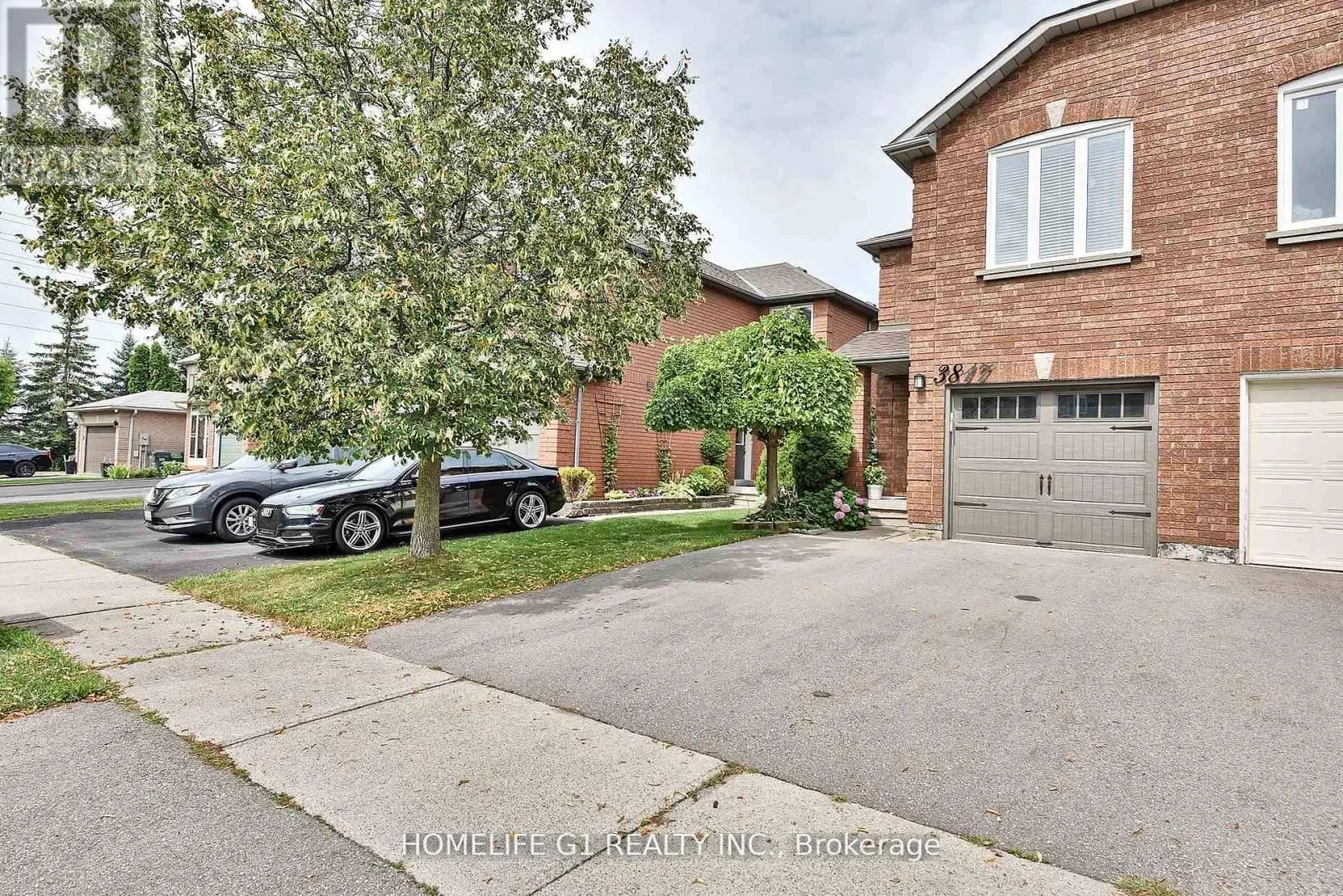 3817 DENSBURY DRIVE