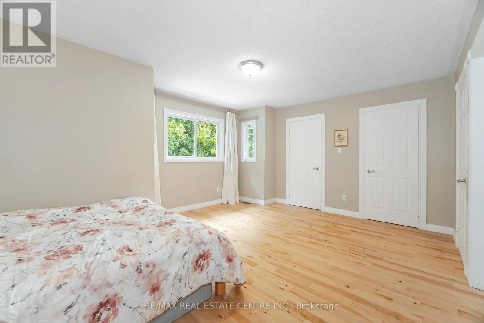 20 WOODBURY COURT