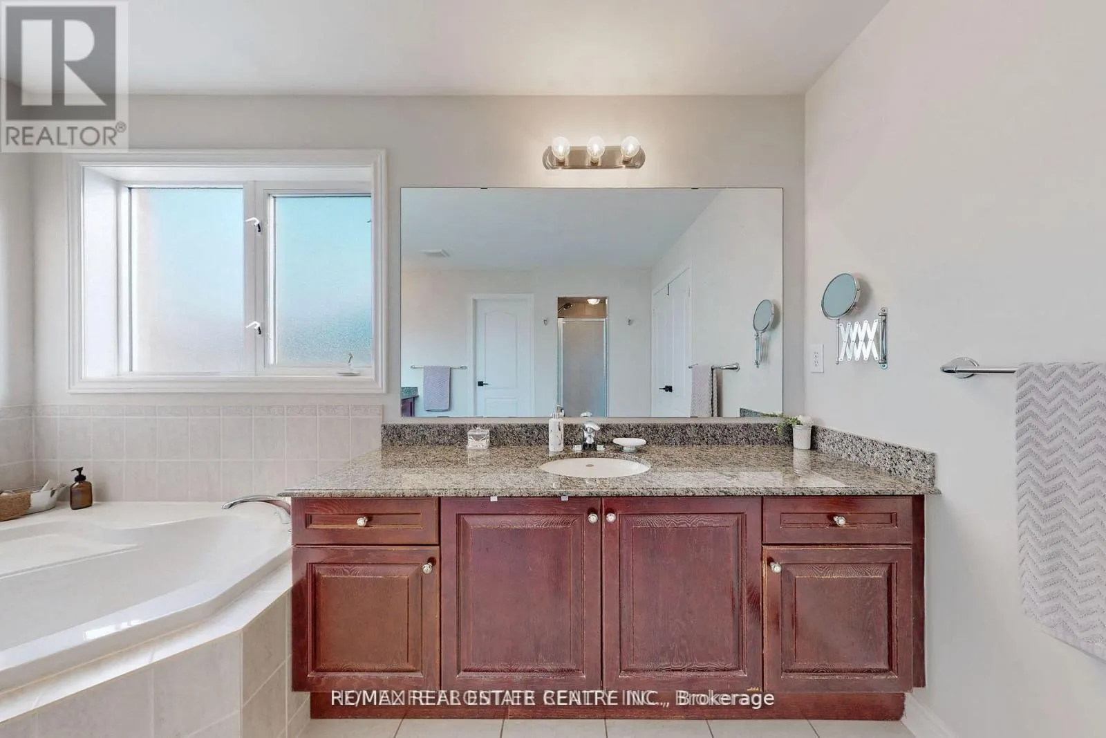 (MAIN FLOOR) - 5186 DOUBLETREE DRIVE