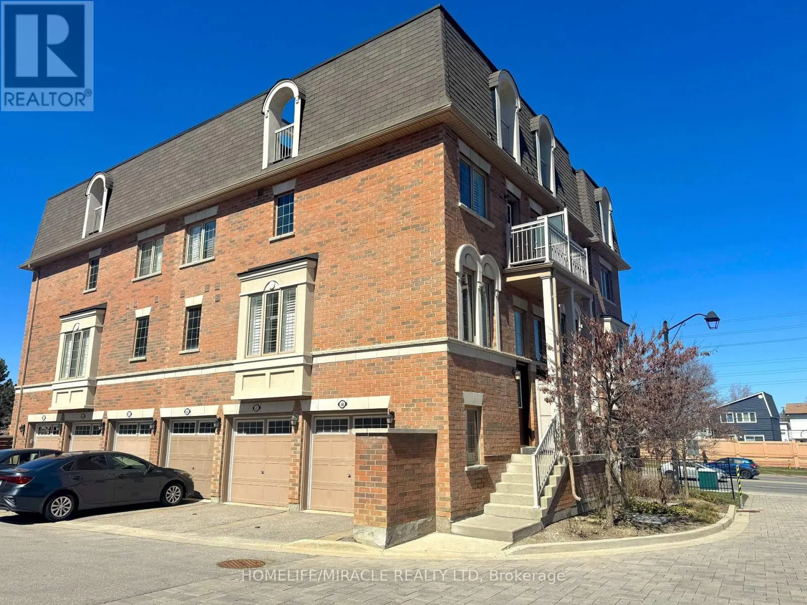 48 - 180 HOWDEN BOULEVARD