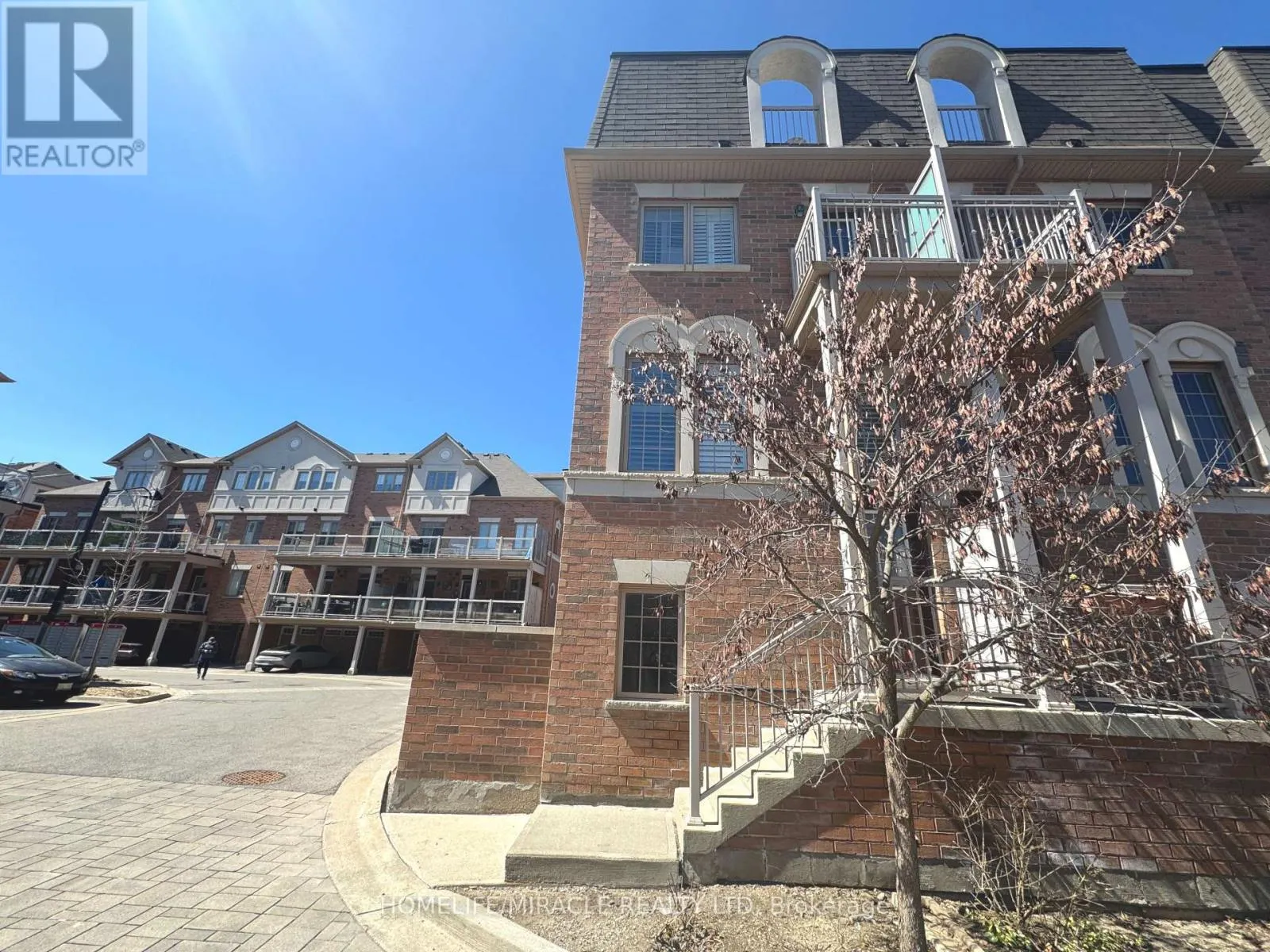 48 - 180 HOWDEN BOULEVARD