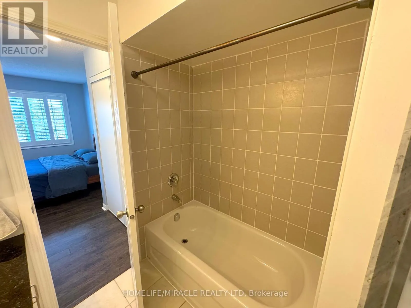 48 - 180 HOWDEN BOULEVARD
