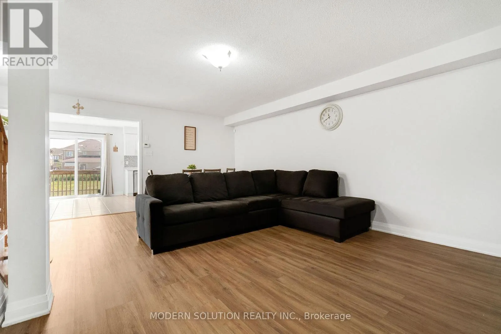 67 ROUNDSTONE DRIVE