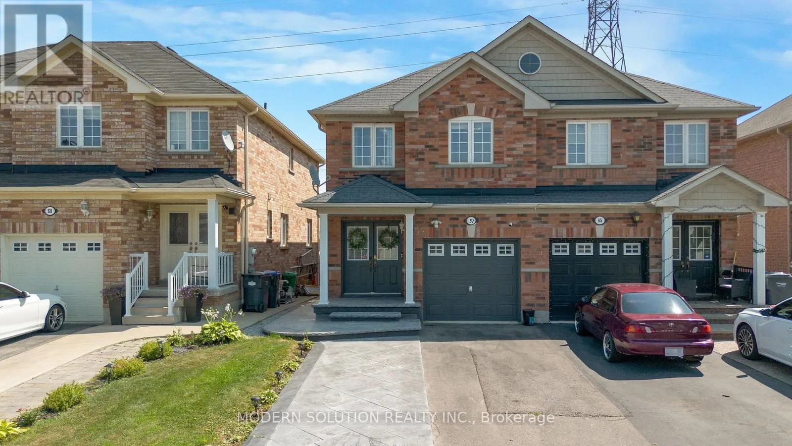 67 ROUNDSTONE DRIVE