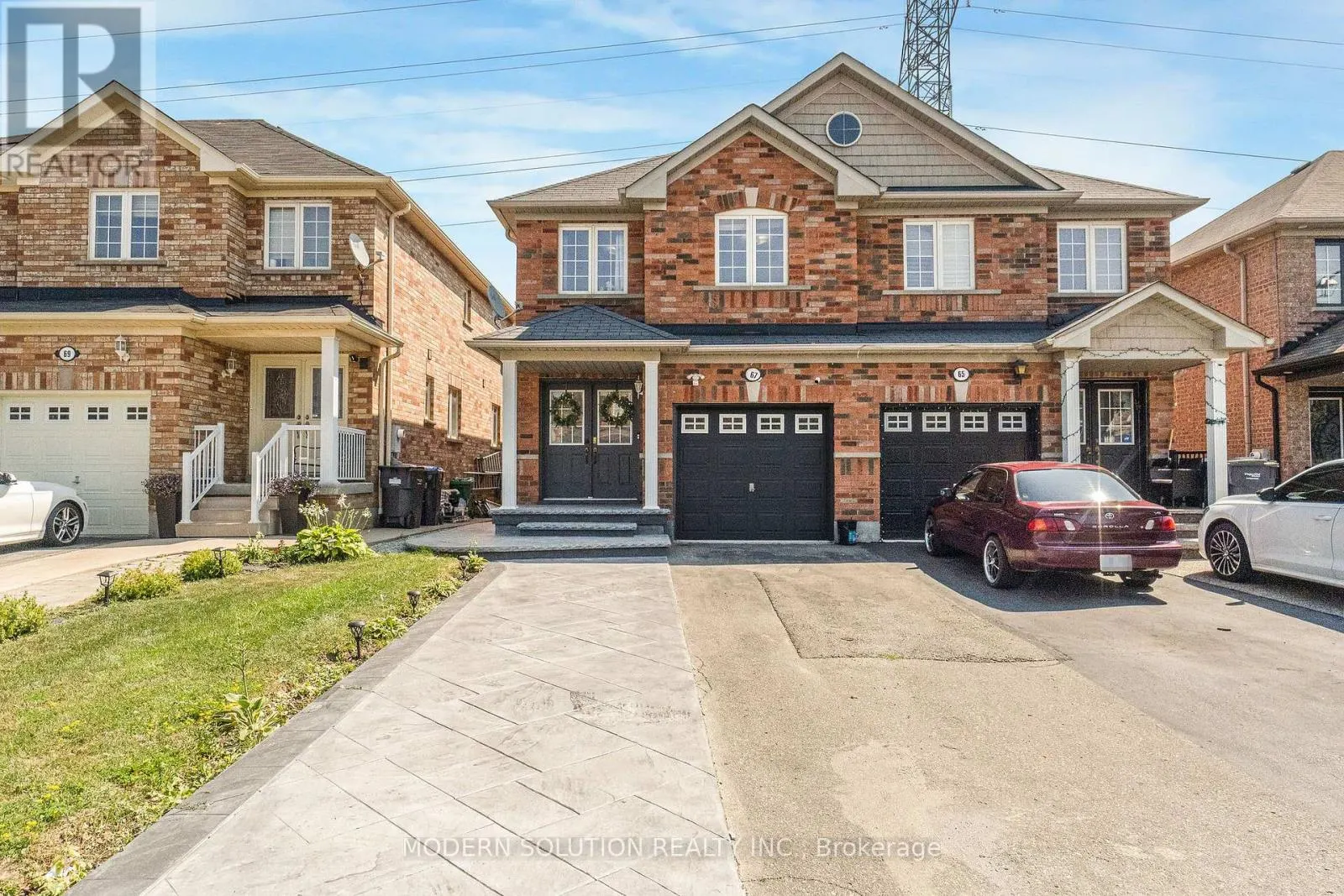 67 ROUNDSTONE DRIVE