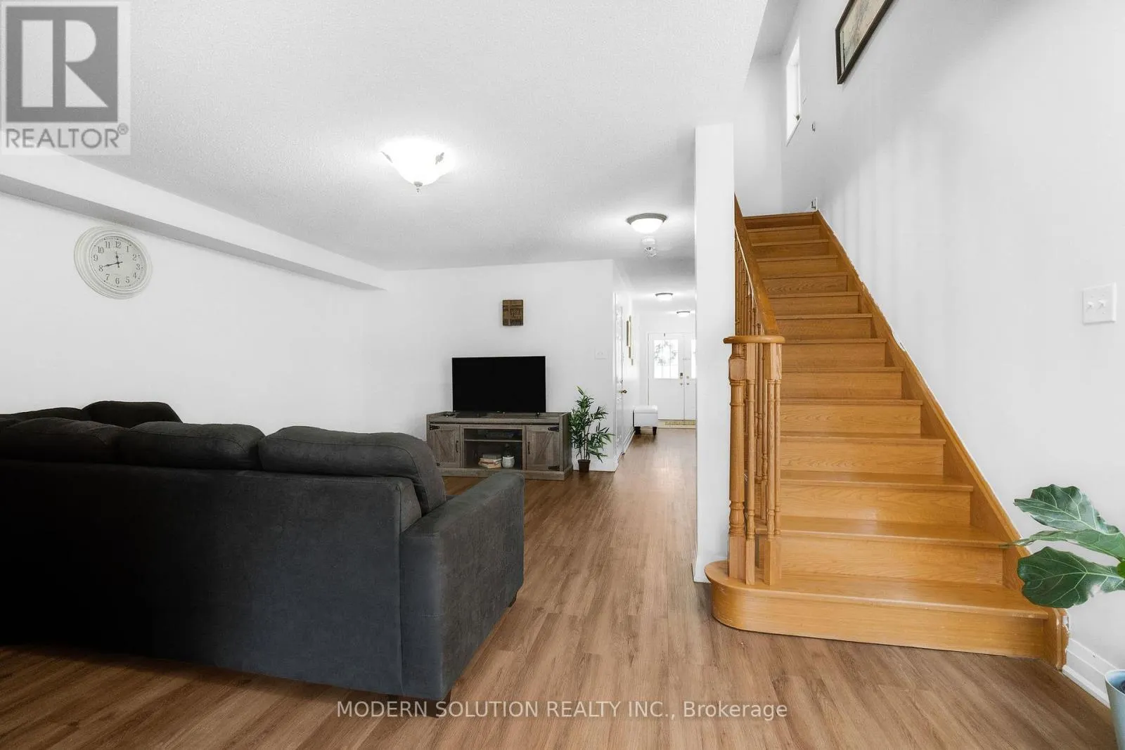 67 ROUNDSTONE DRIVE