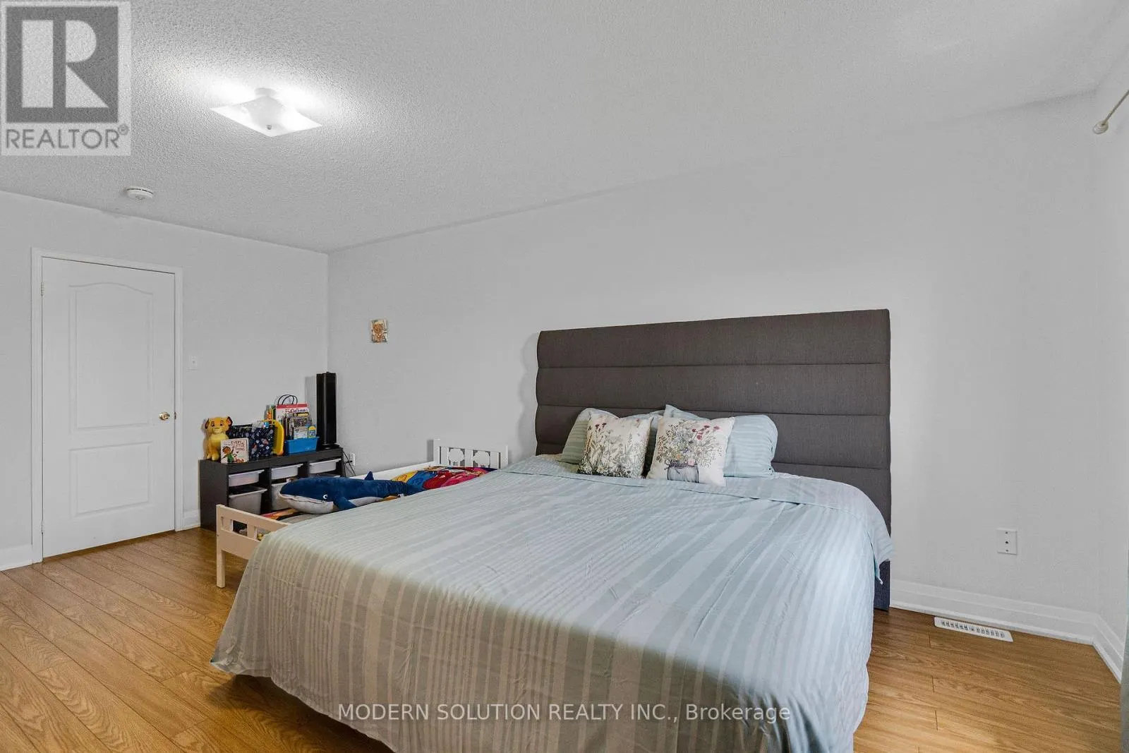 67 ROUNDSTONE DRIVE