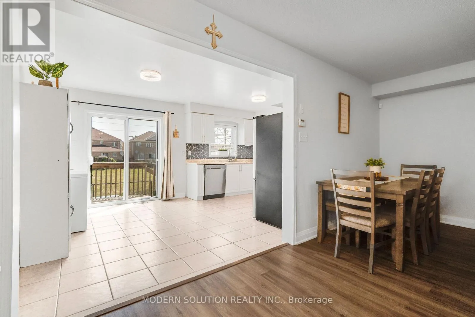 67 ROUNDSTONE DRIVE