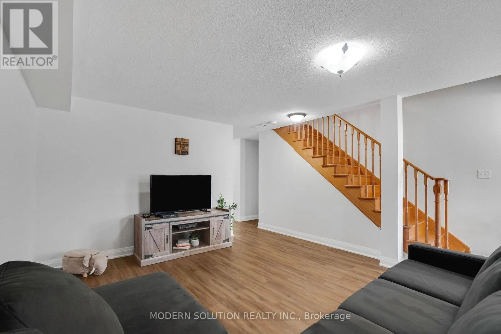 67 ROUNDSTONE DRIVE