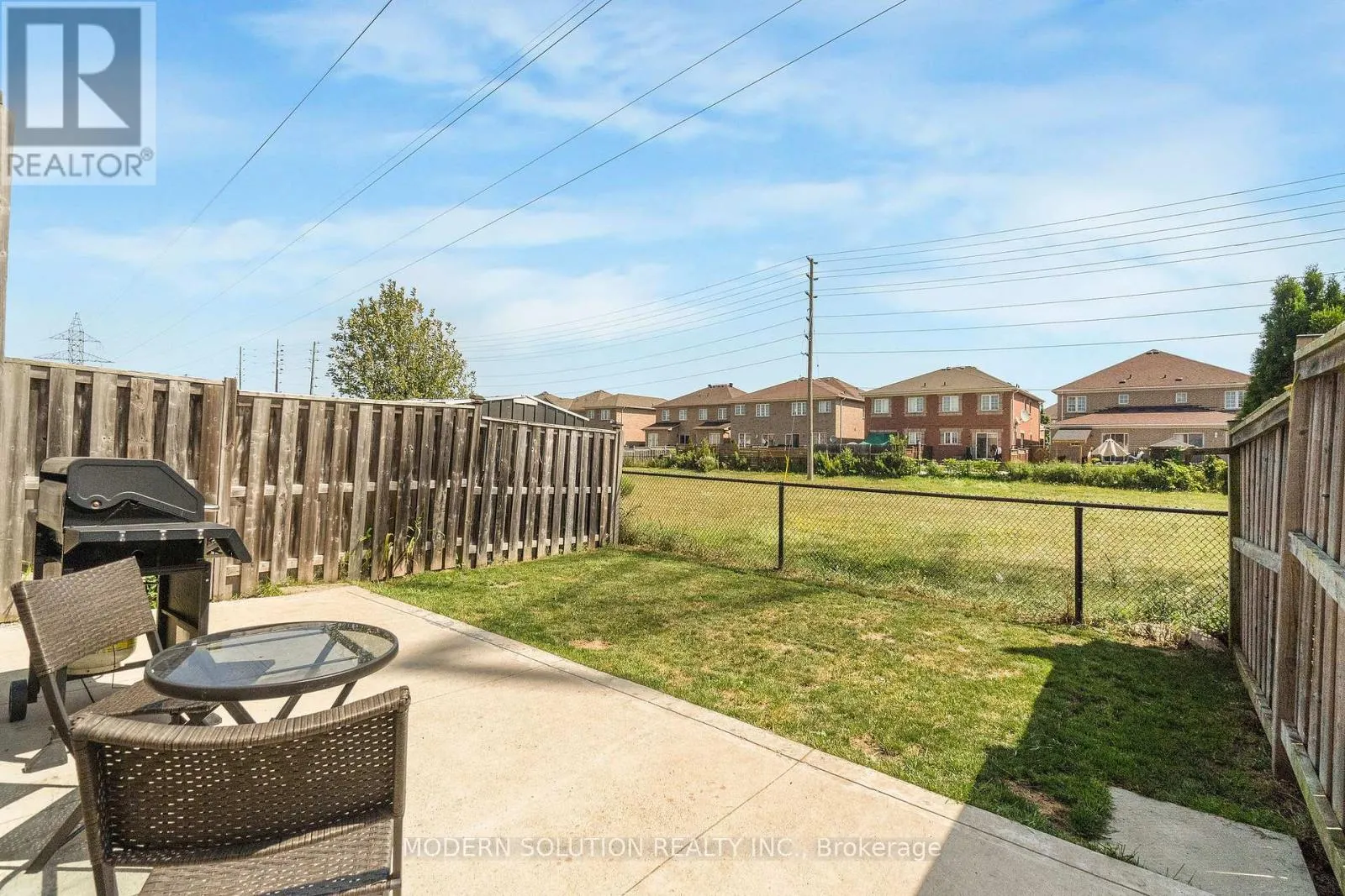 67 ROUNDSTONE DRIVE