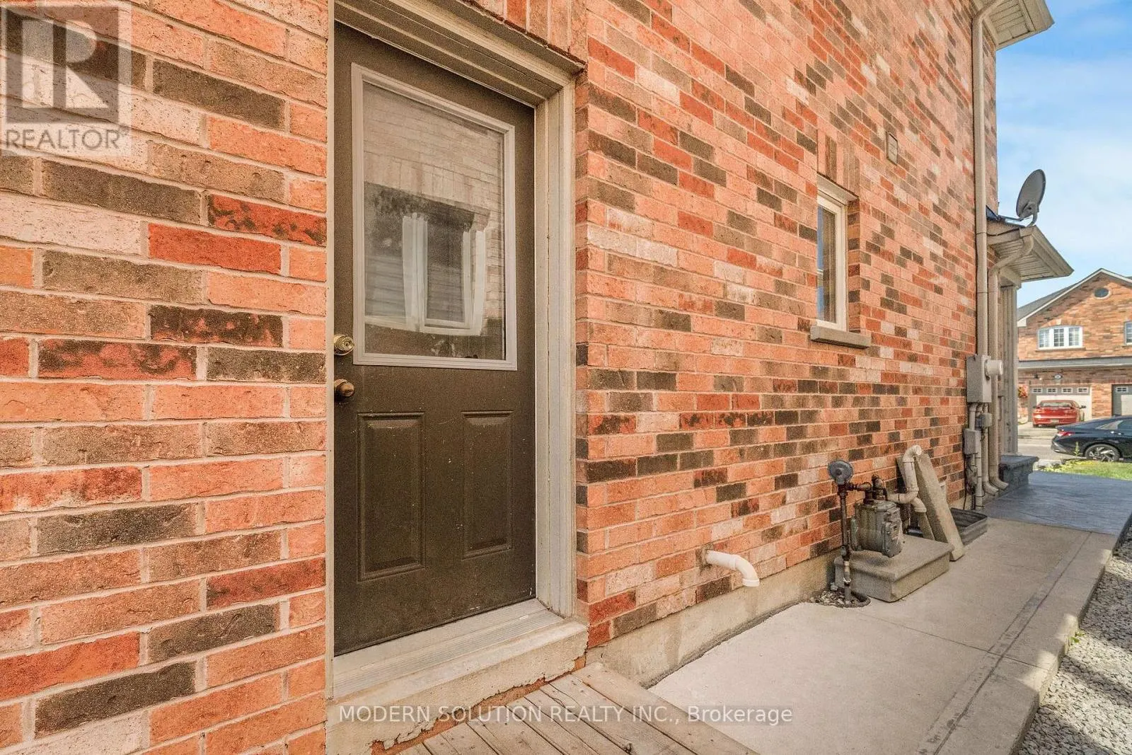 67 ROUNDSTONE DRIVE