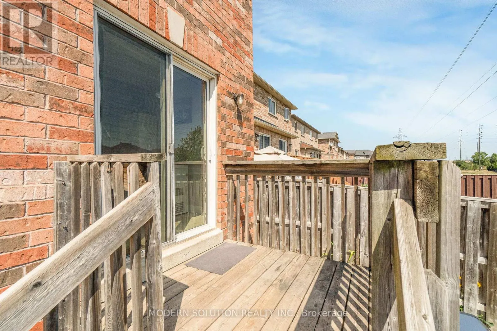 67 ROUNDSTONE DRIVE