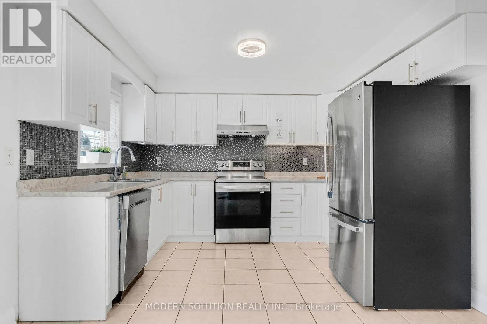 67 ROUNDSTONE DRIVE