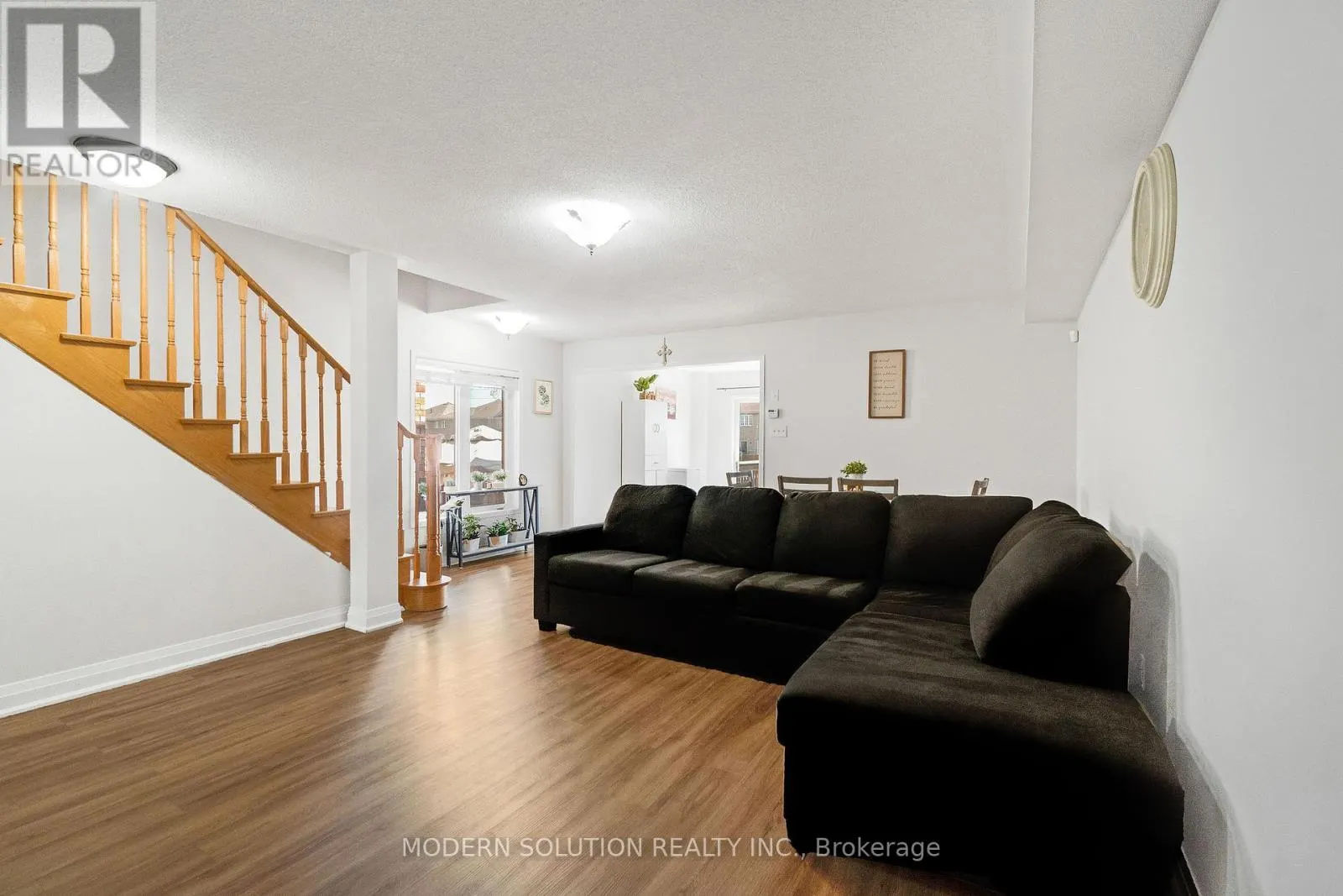 67 ROUNDSTONE DRIVE