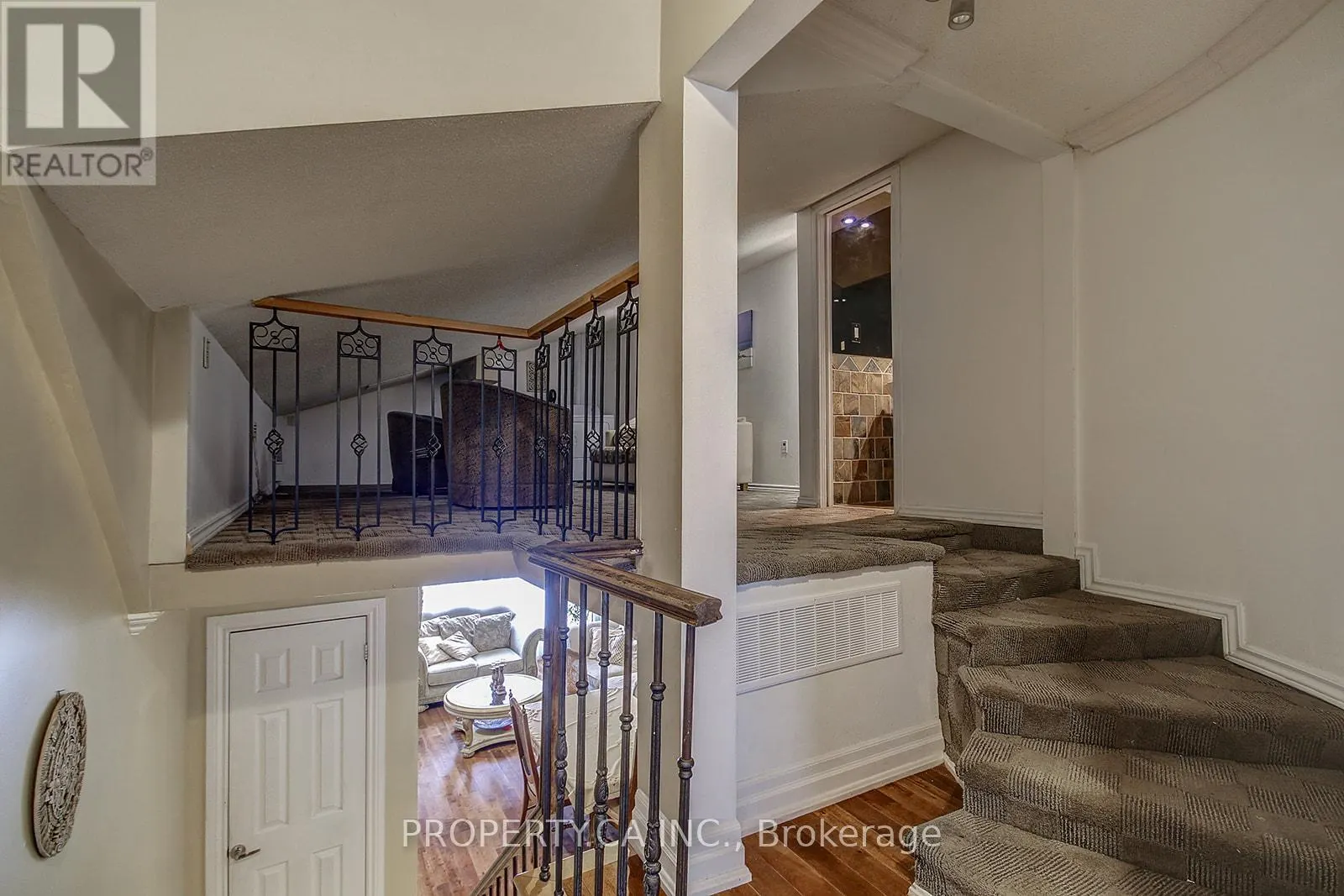 2 - 2625 WINDJAMMER ROAD