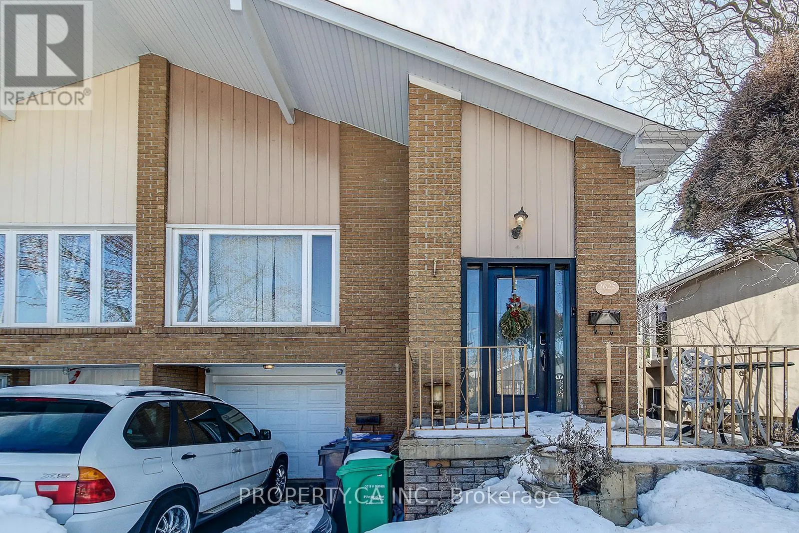 2 - 2625 WINDJAMMER ROAD