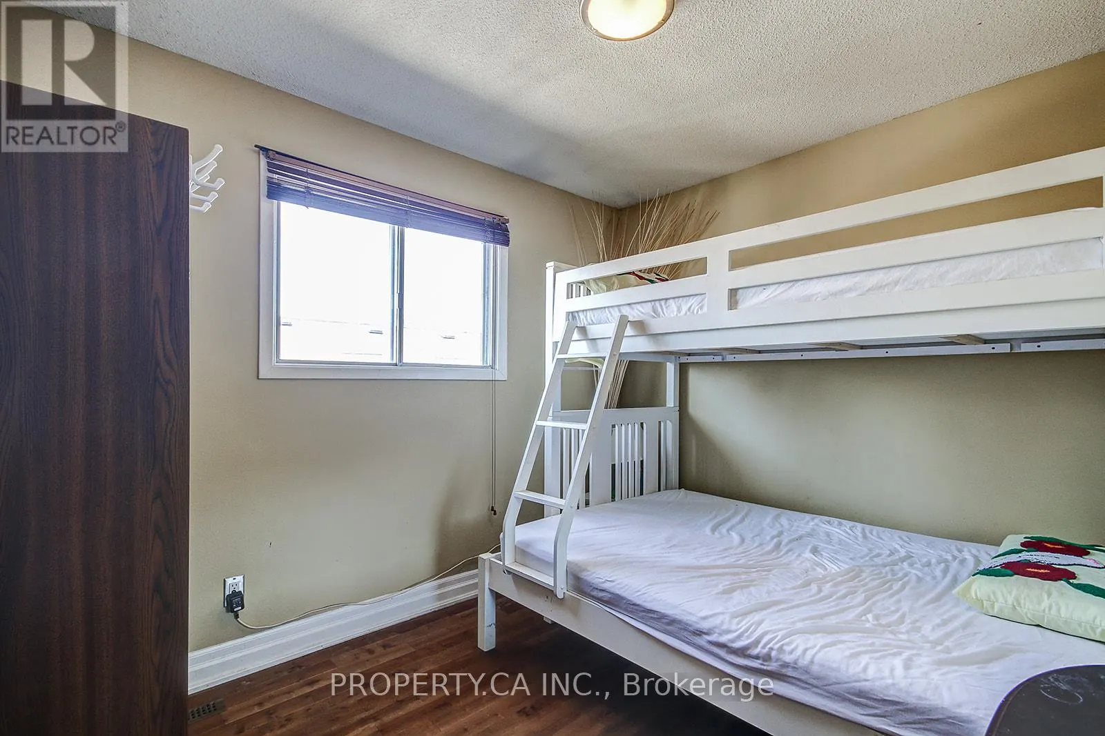 2 - 2625 WINDJAMMER ROAD
