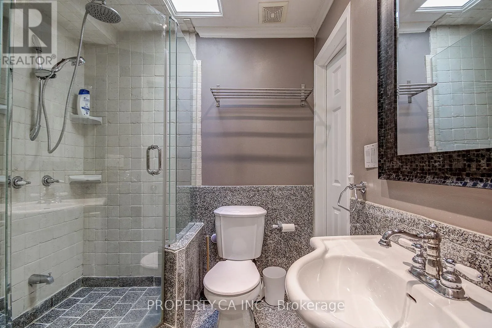 2 - 2625 WINDJAMMER ROAD