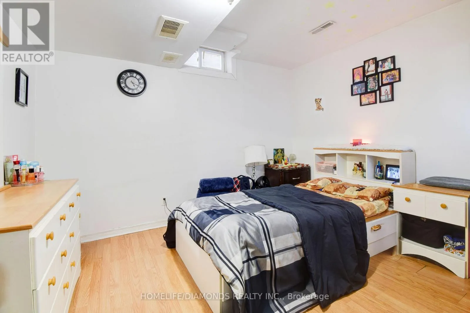 1549 WILLOW WAY