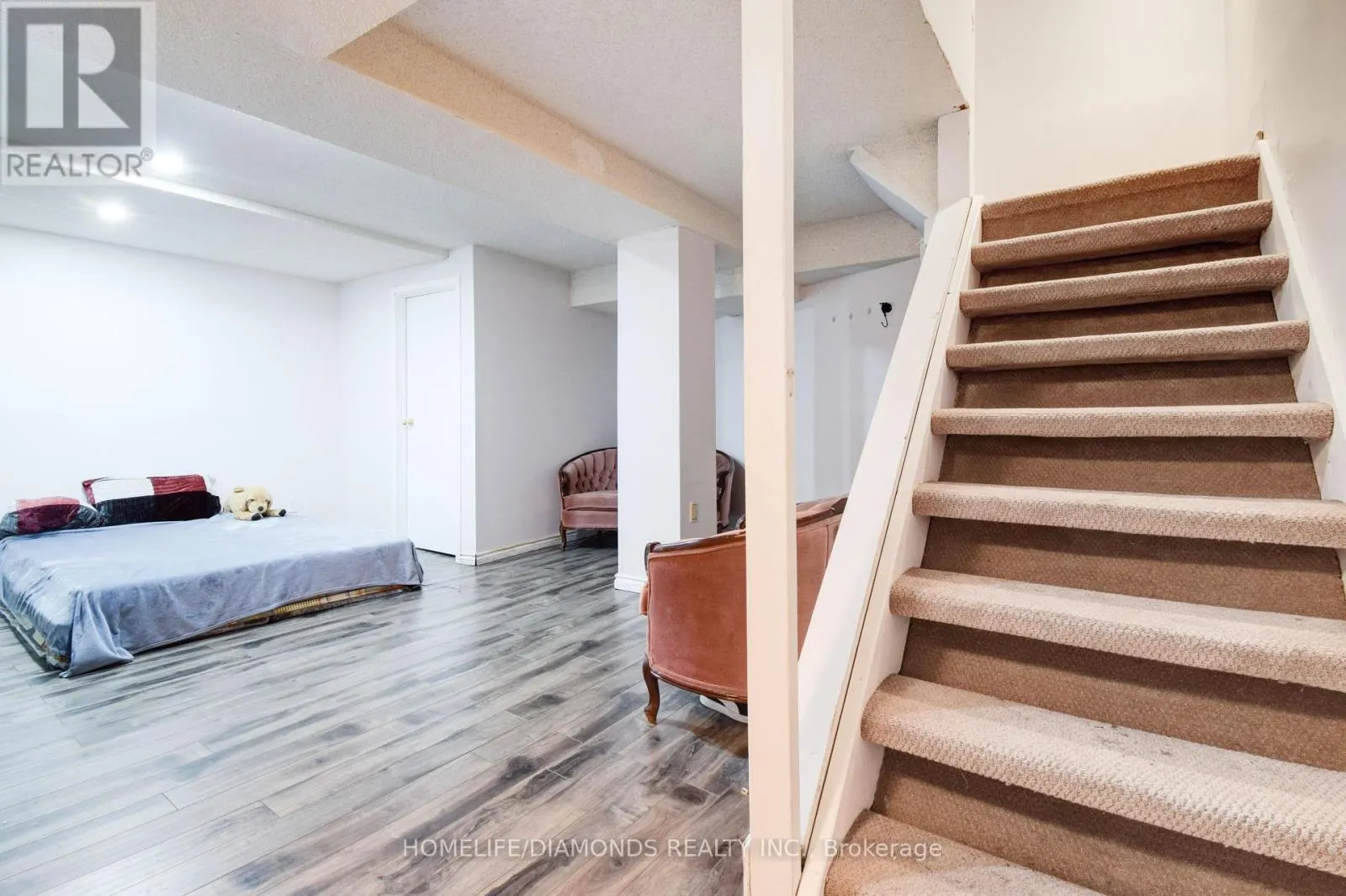 1549 WILLOW WAY