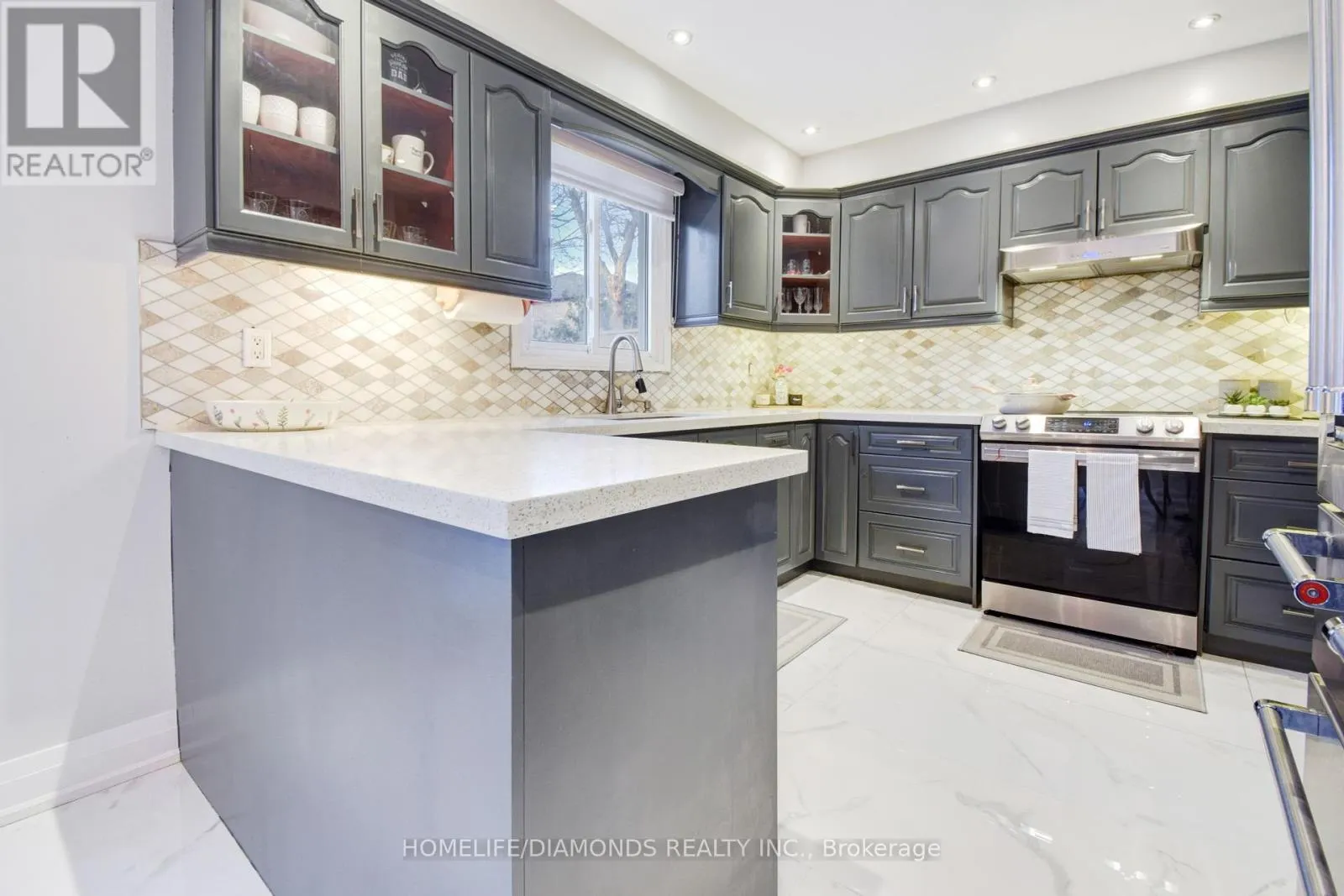 1549 WILLOW WAY
