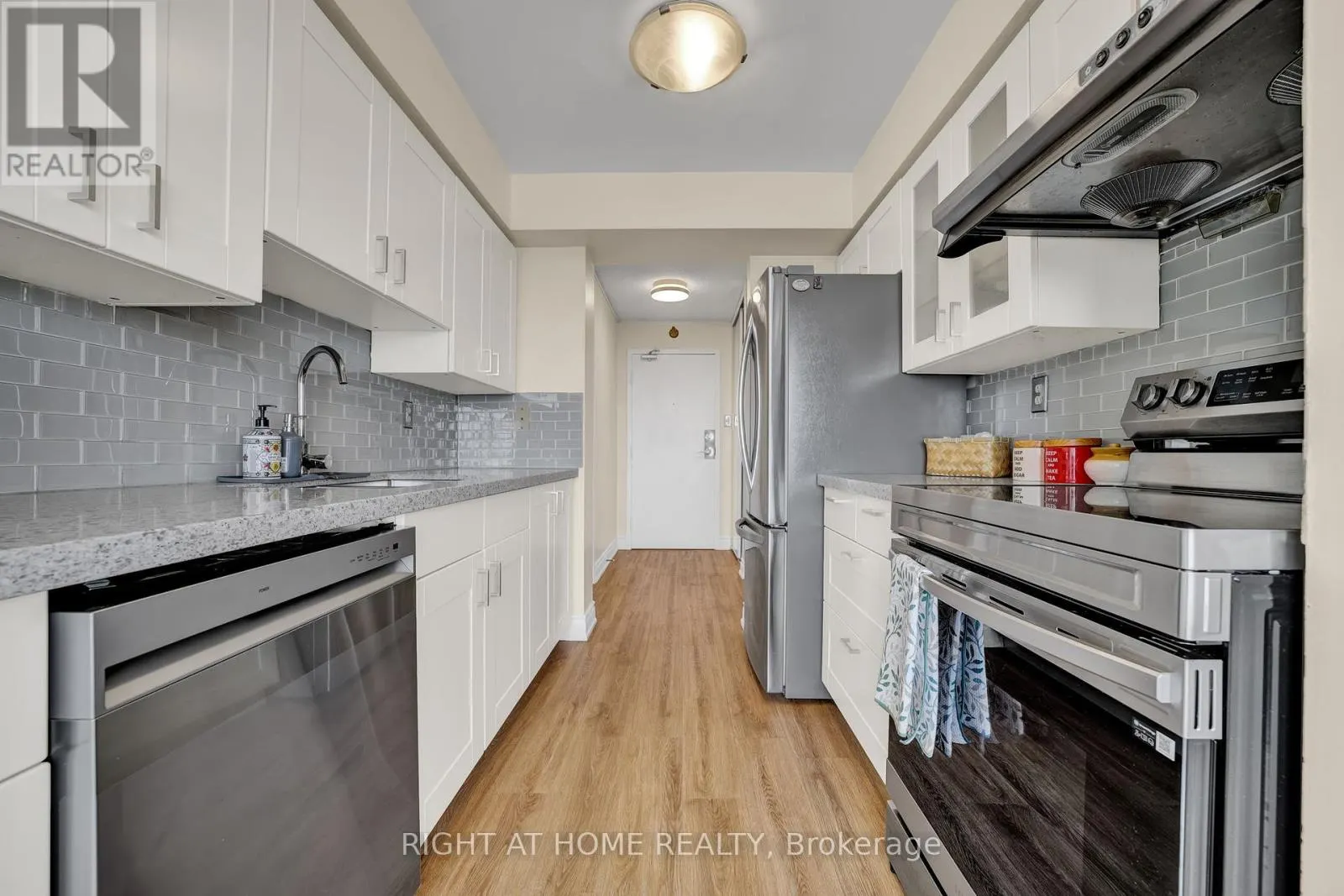 1805 - 700 CONSTELLATION DRIVE