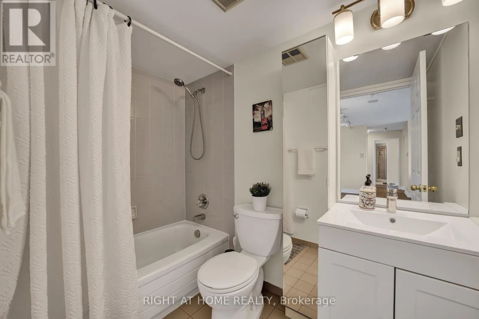 1805 - 700 CONSTELLATION DRIVE