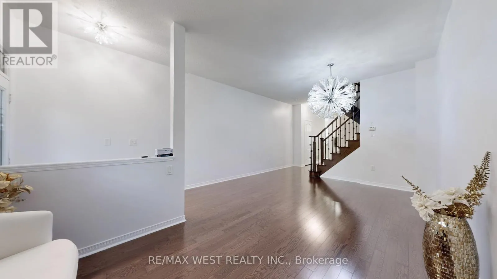 28 YELLOWKNIFE ROAD