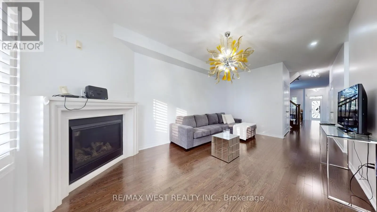 28 YELLOWKNIFE ROAD