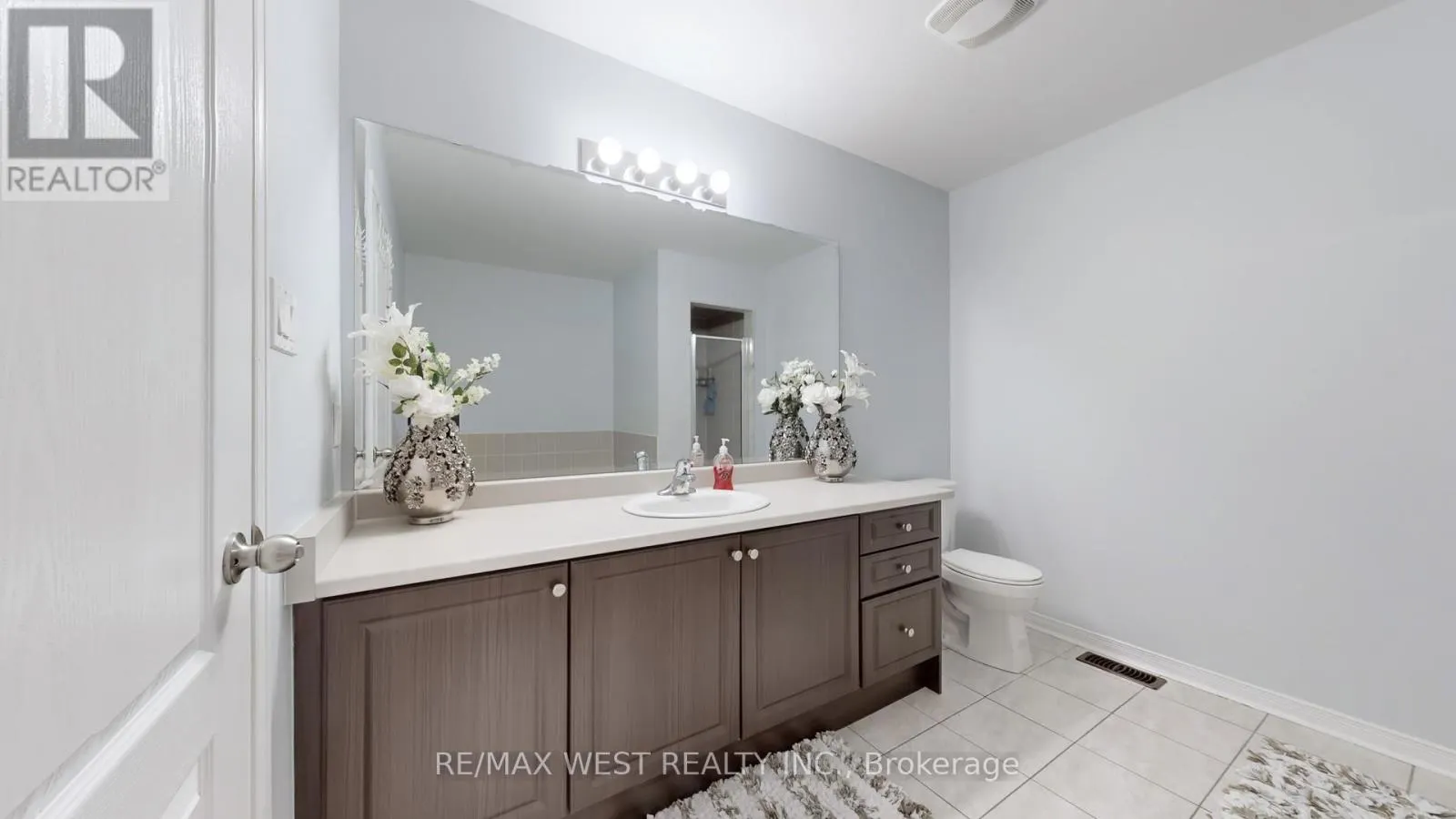 28 YELLOWKNIFE ROAD