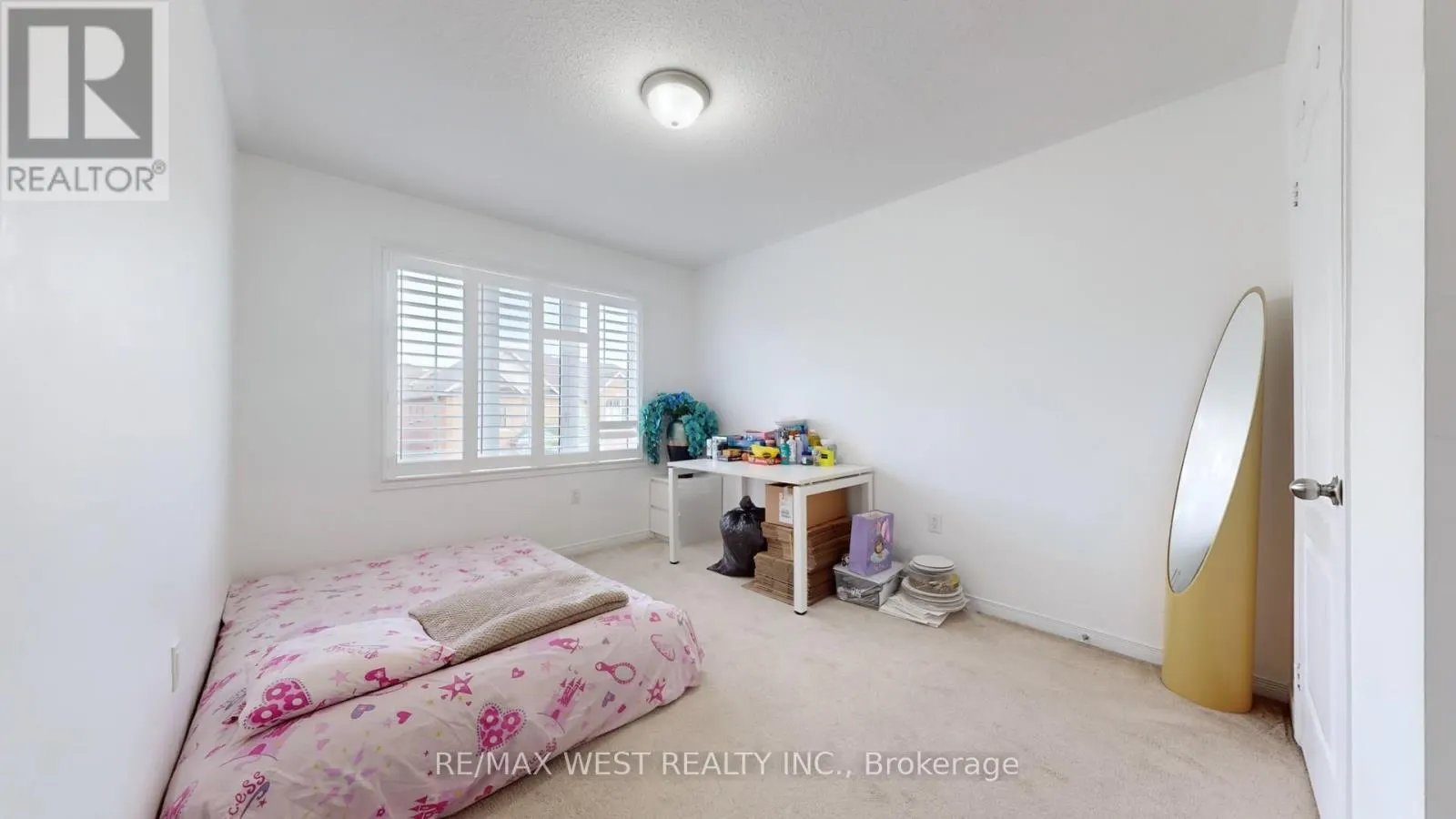 28 YELLOWKNIFE ROAD