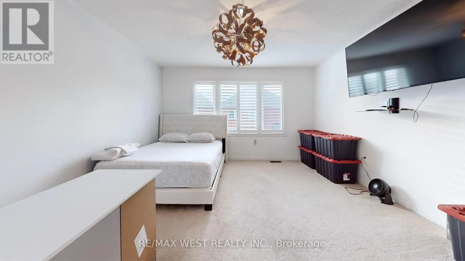 28 YELLOWKNIFE ROAD