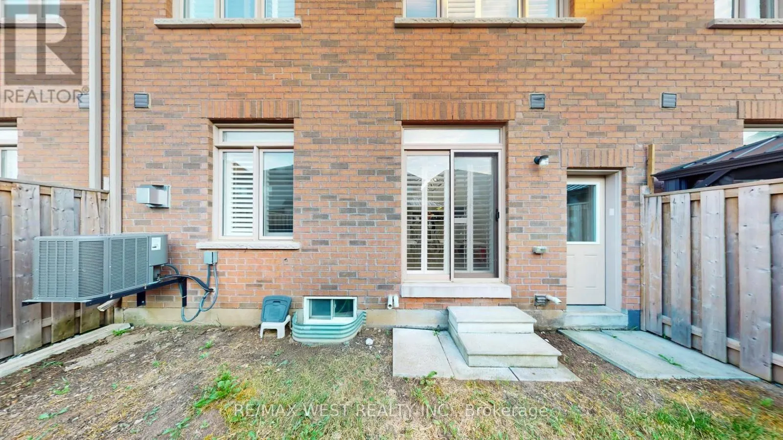 28 YELLOWKNIFE ROAD