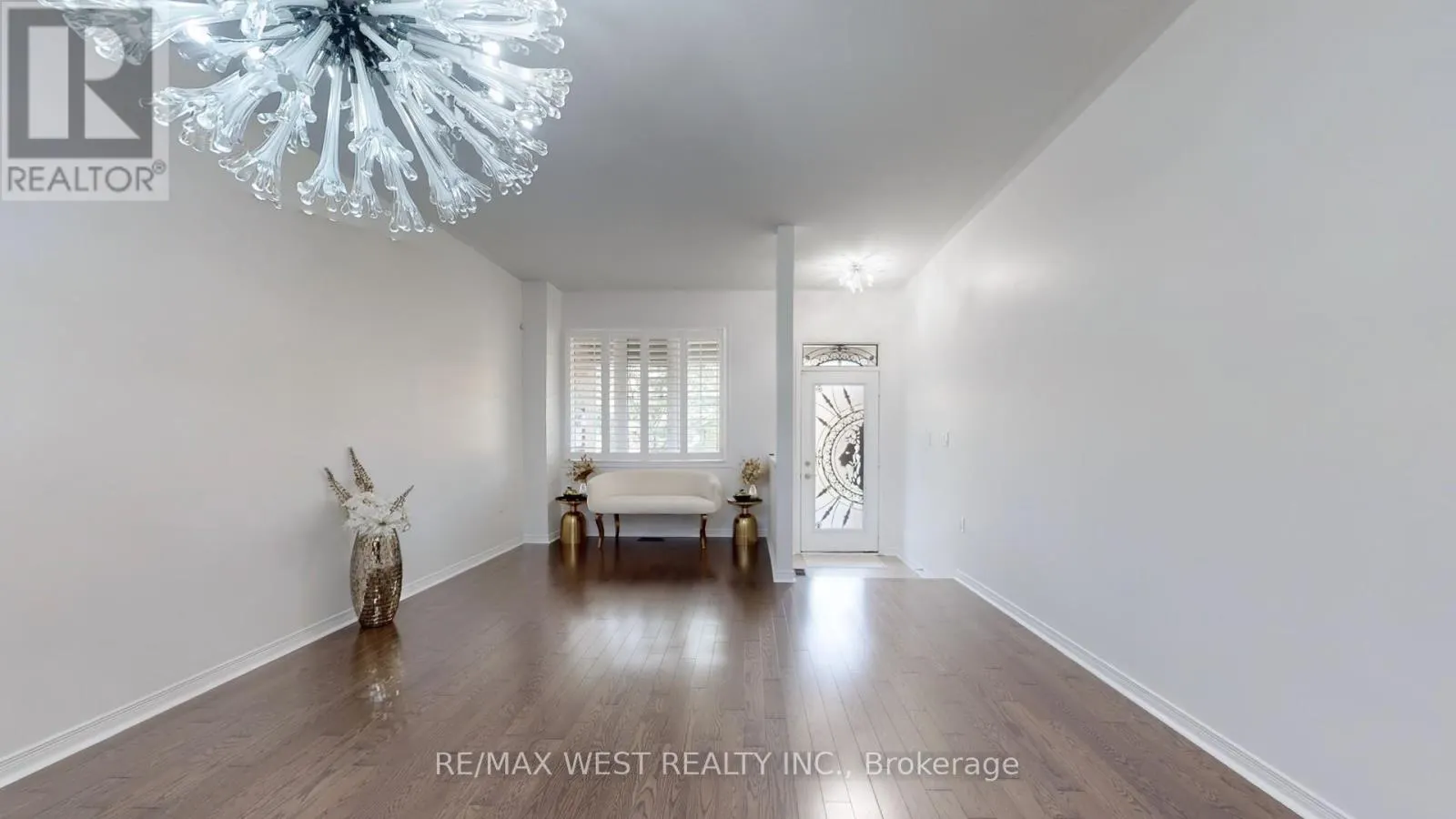 28 YELLOWKNIFE ROAD