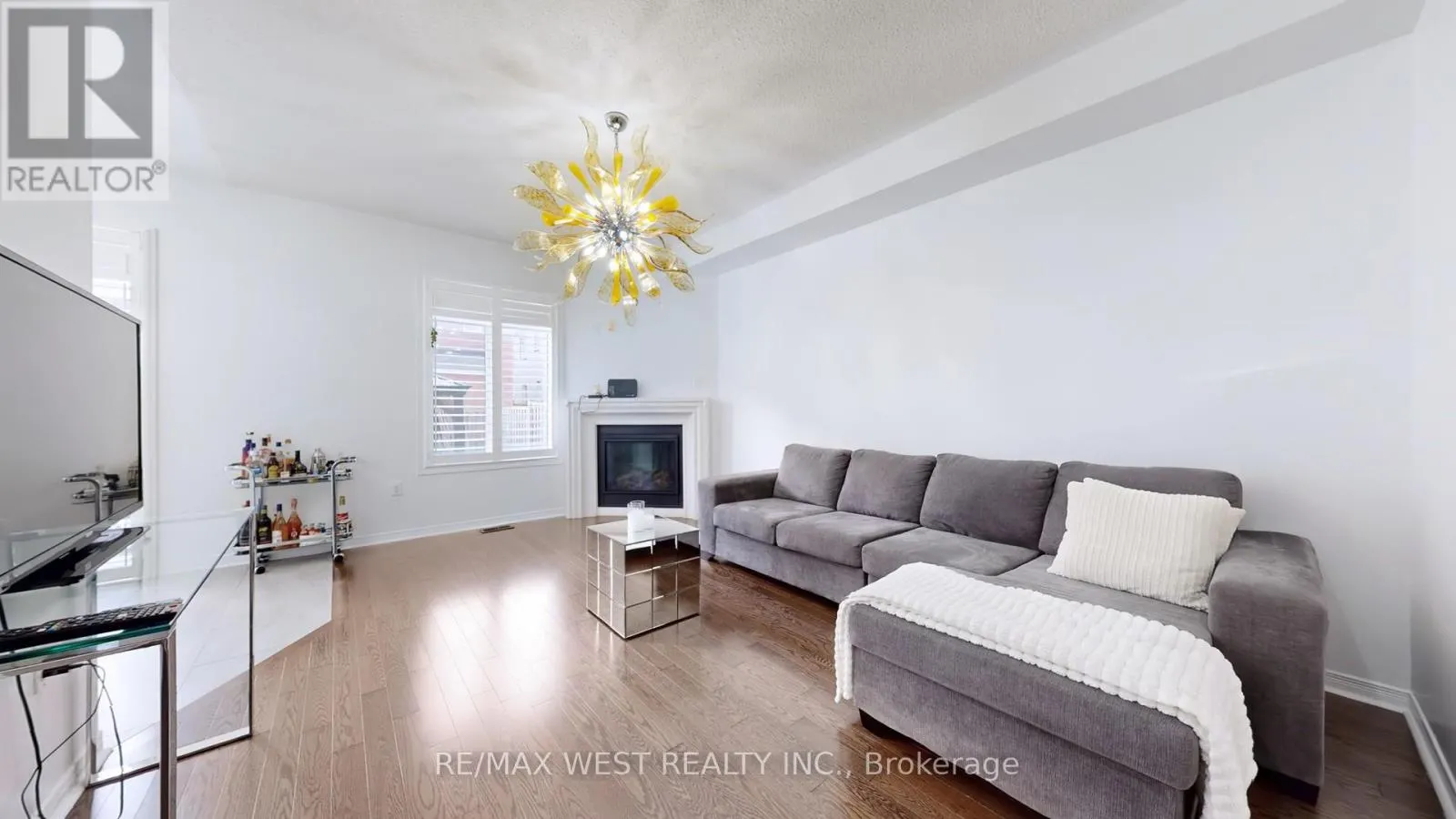 28 YELLOWKNIFE ROAD