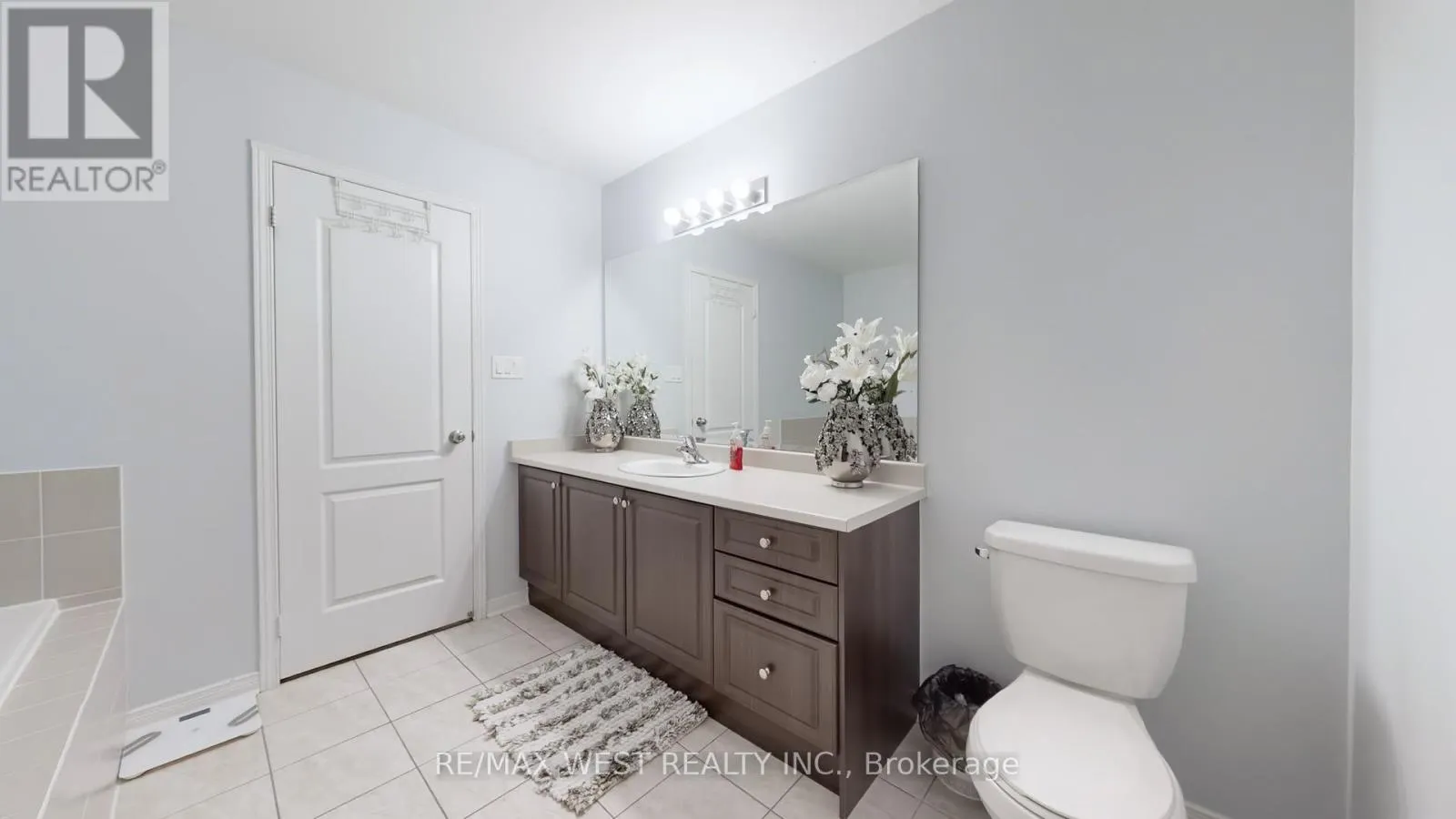 28 YELLOWKNIFE ROAD