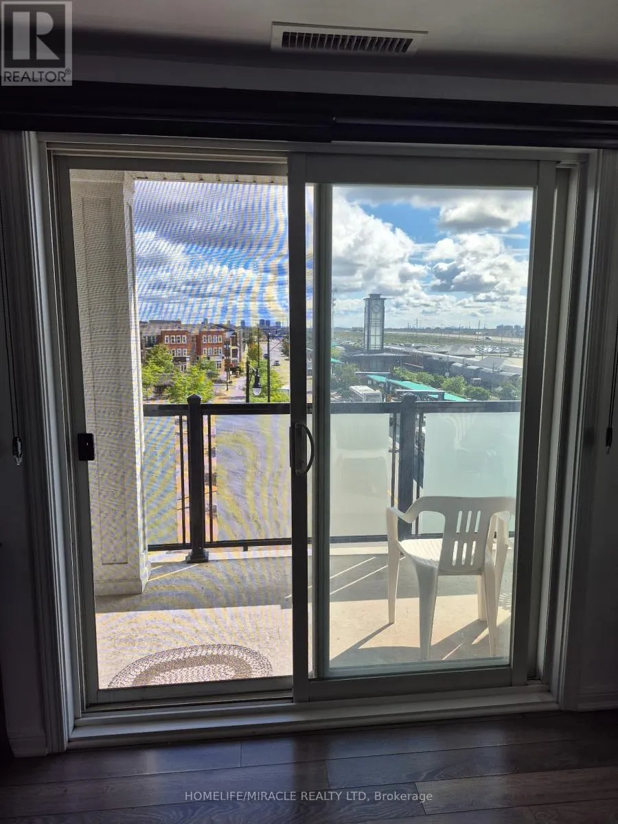 404 - 70 BAYCLIFFE CRESCENT