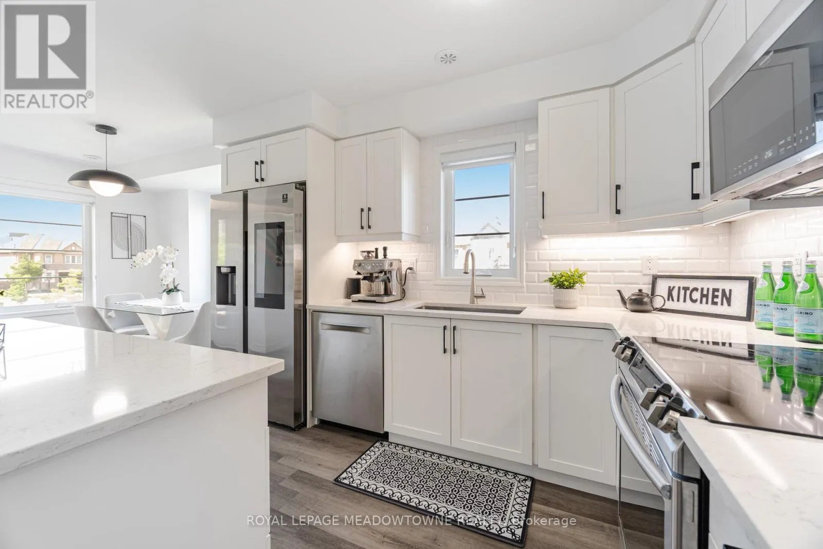 898 CACTUS POINT