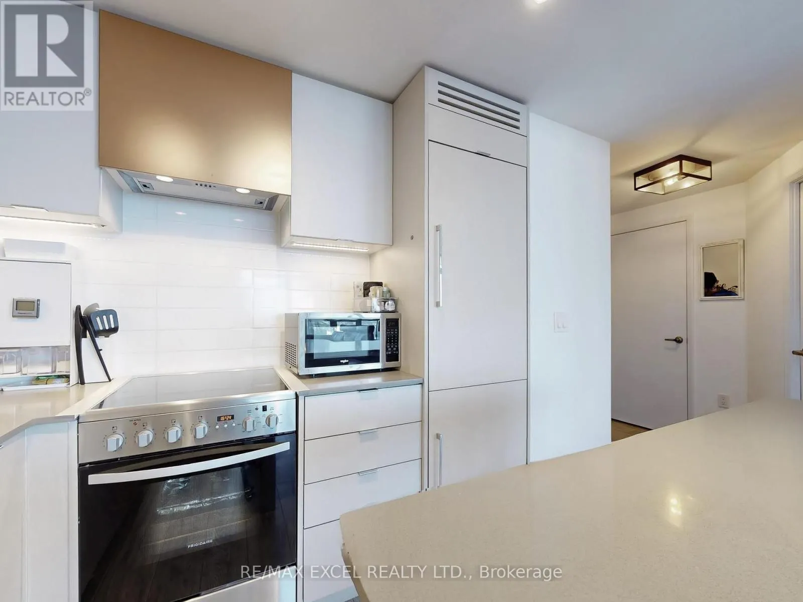 1708 - 30 GIBBS ROAD