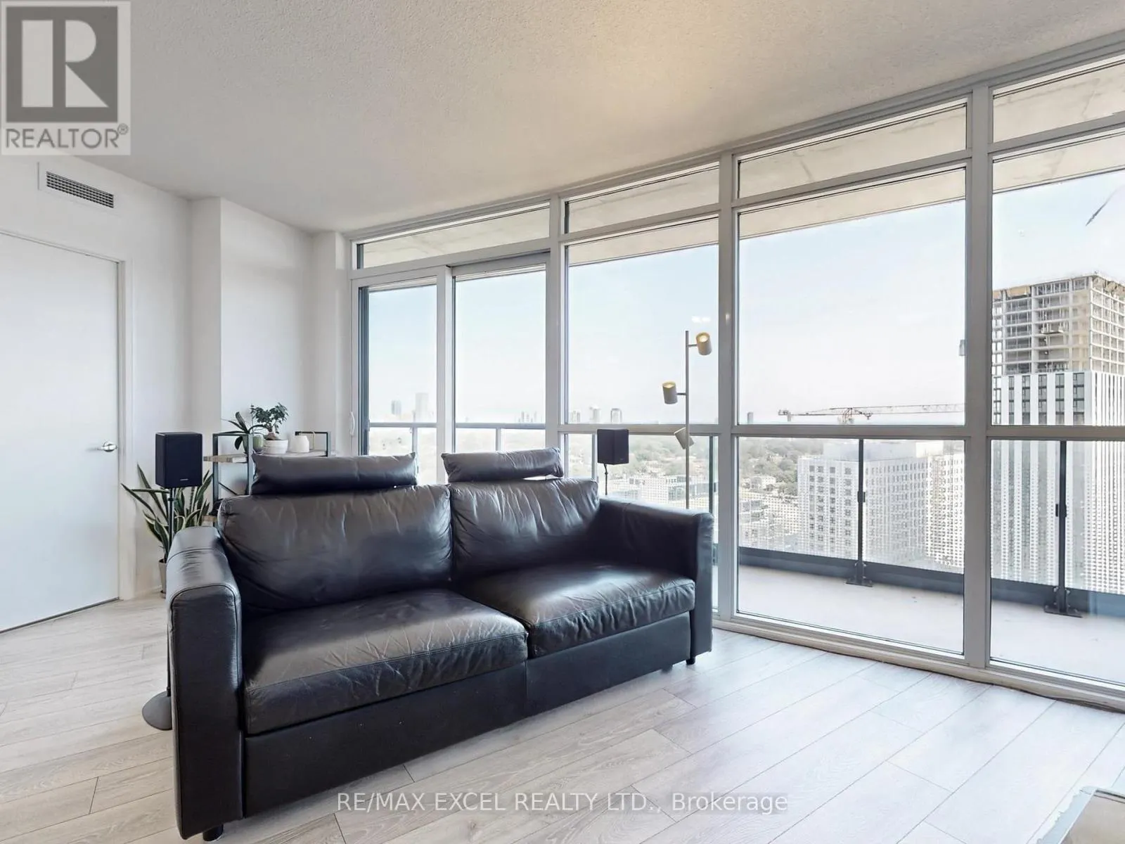 1708 - 30 GIBBS ROAD