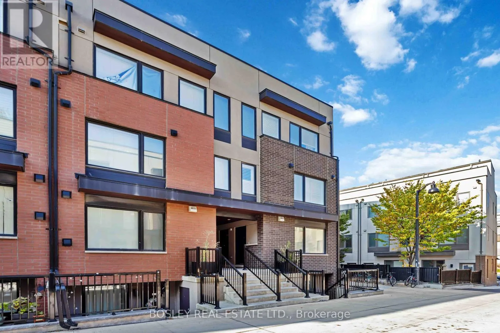 16 - 142 WILLIAM DUNCAN ROAD