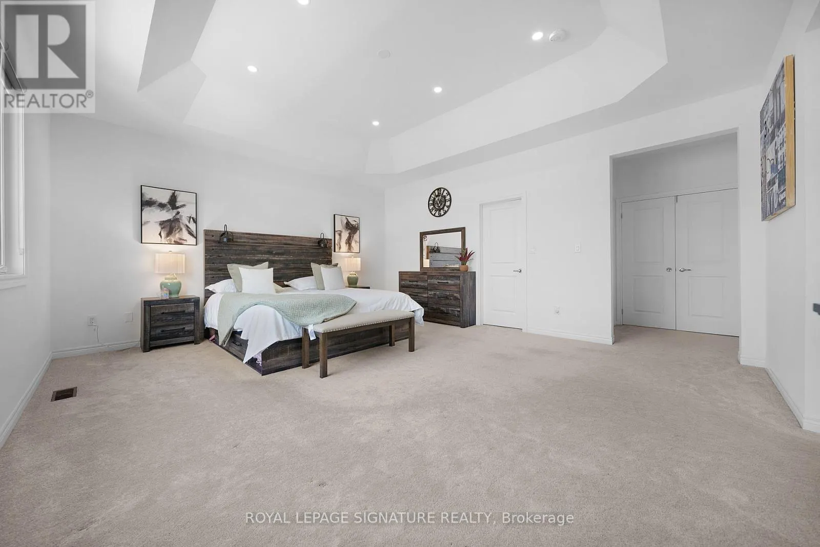 372 CLOCKWORK DRIVE