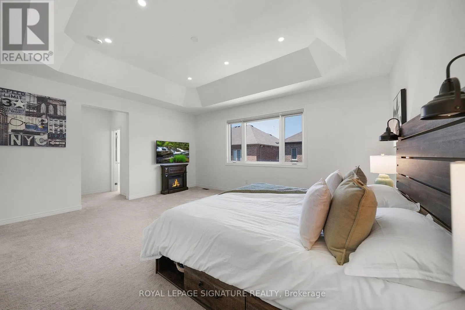 372 CLOCKWORK DRIVE