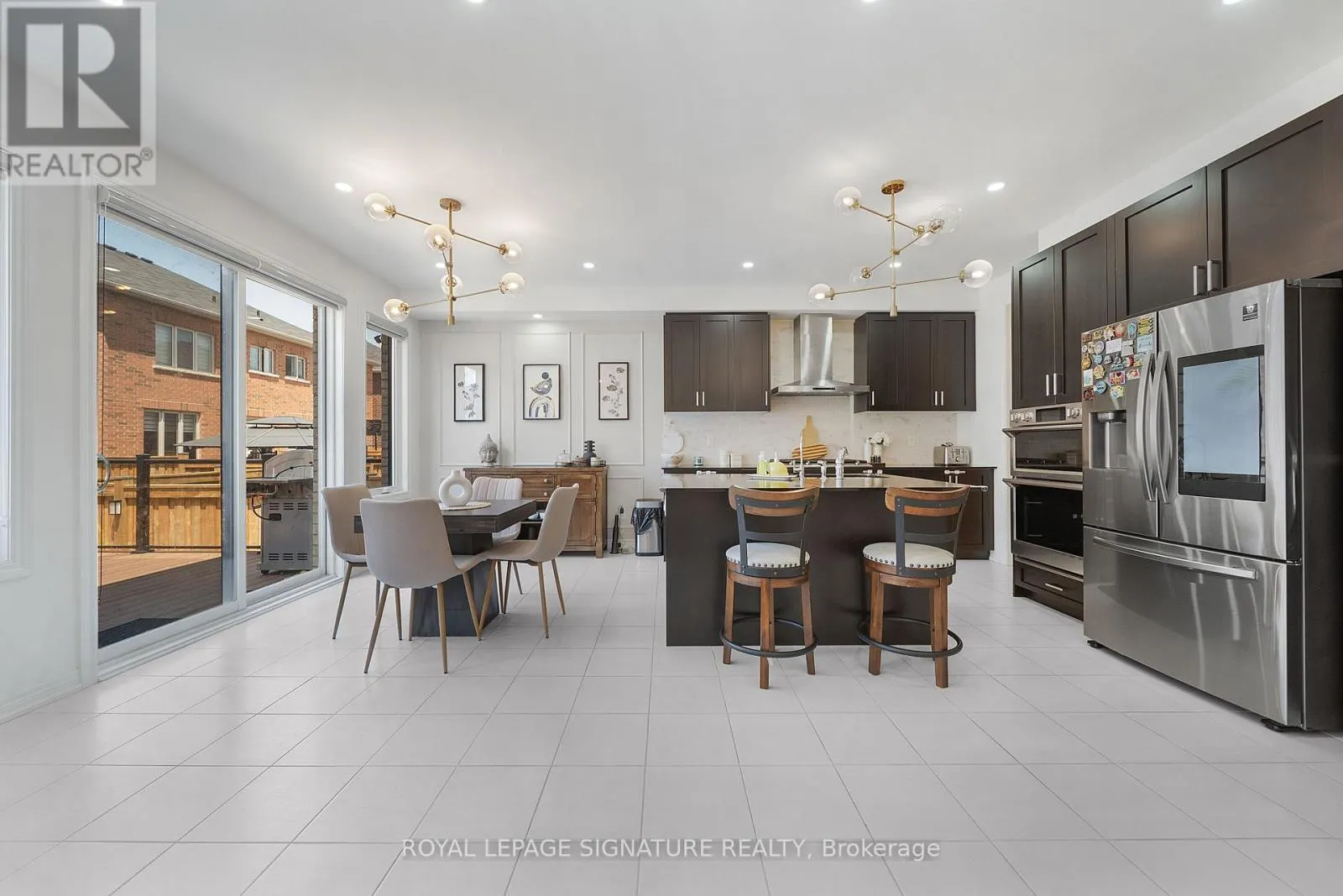 372 CLOCKWORK DRIVE